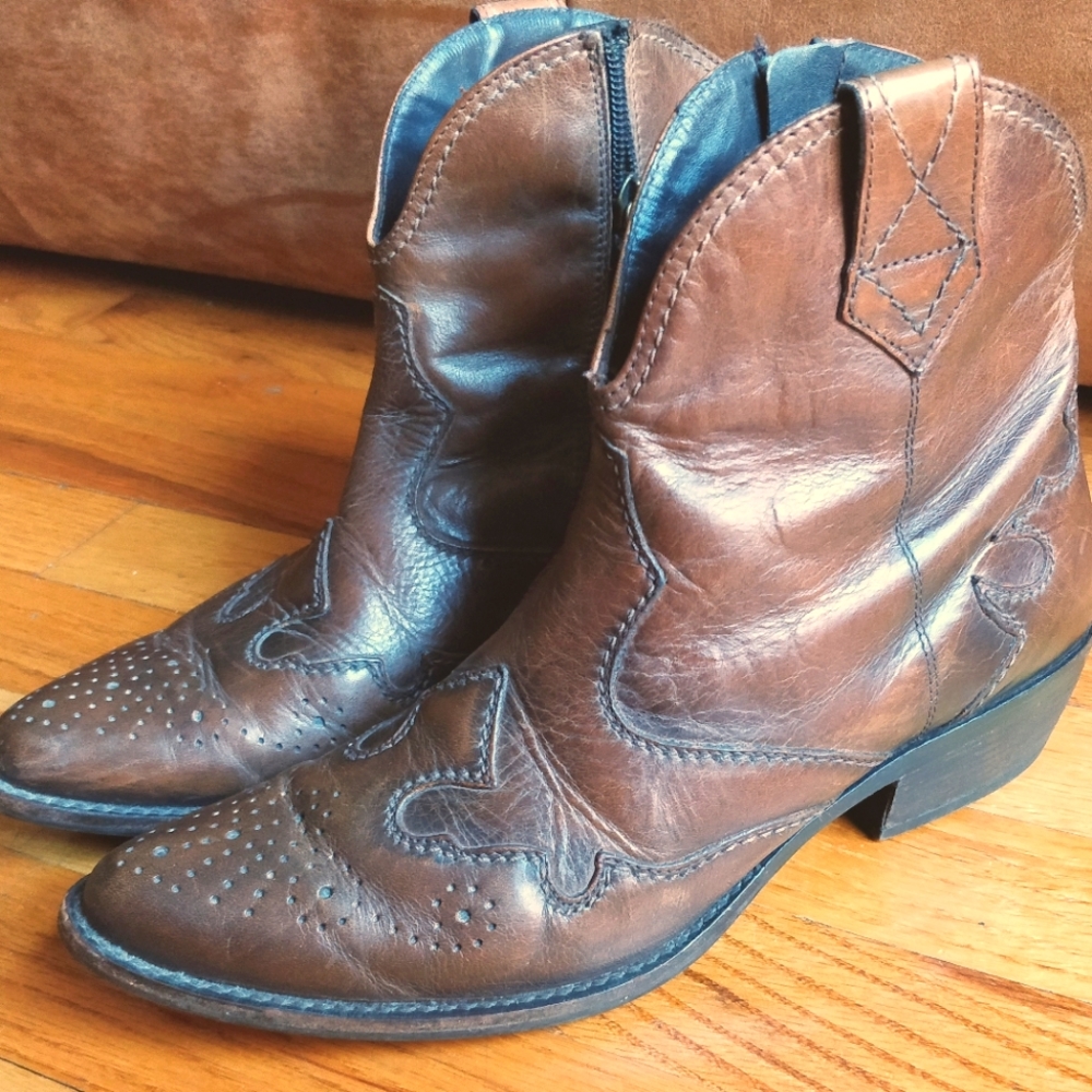 Paul Green, Ankle Boot Size 7.5 ***made in Austria
